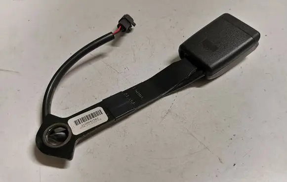 Ford Mustang V Front seatbelt buckle 2109047582