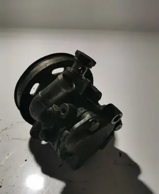 Skoda Octavia Mk1 (1U) Power steering pump 038145255