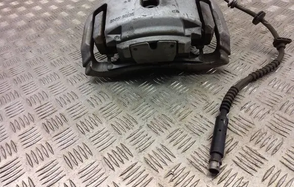 BMW 7 F01 F02 F03 F04 Front brake caliper
