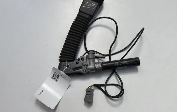 BMW 3 E92 E93 Front seatbelt buckle 9117647