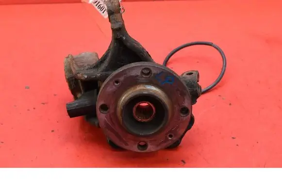 Peugeot 2008 I Front wheel hub spindle knuckle