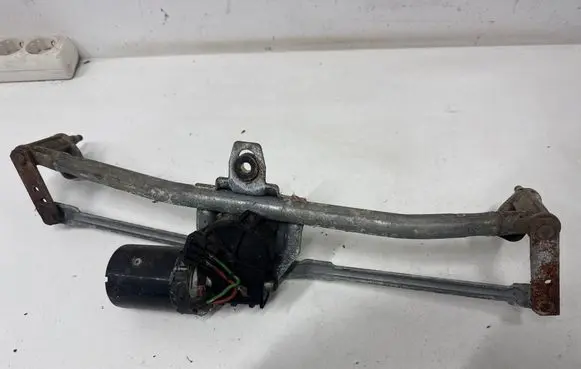 Audi A3 S3 8L Front wiper linkage and motor 