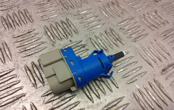Ford Kuga II Brake pedal sensor switch