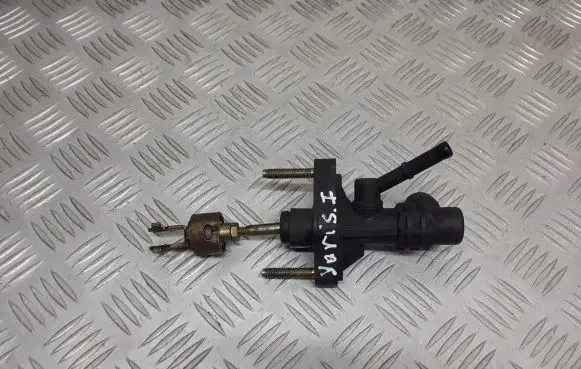 Toyota Yaris Clutch slave cylinder 