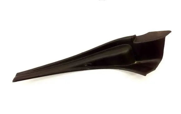 Fender trim (molding)