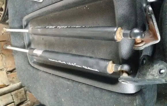 Honda FR-V Tailgate/trunk strut/damper