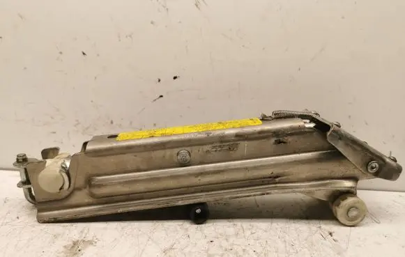 Audi A6 S6 C5 4B Lift Jack 4F0011031