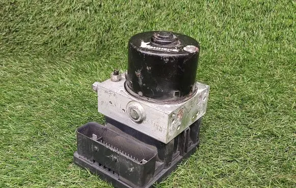 Ford Focus ABS Pump 6M5Y2C405AB