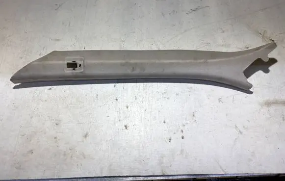 Land Rover Discovery 4 - LR4 (A) pillar trim EMB500330 631240002