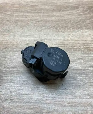BMW 7 E65 E66 Air flap motor/actuator 6935085