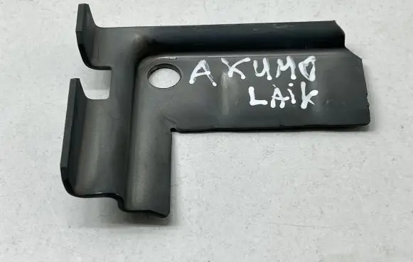 Volkswagen PASSAT B8 Battery bracket 1S0803123