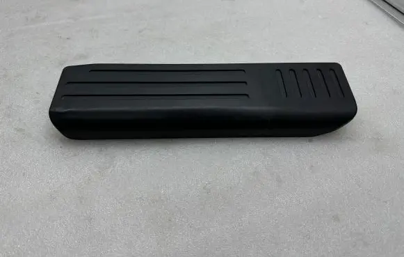 Tesla Model S Foot rest pad/dead pedal 600596800C