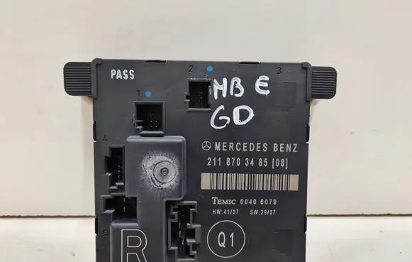 Mercedes-Benz E W211 Door control unit/module 2118703485