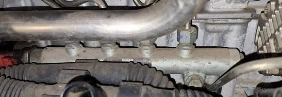 Peugeot 206 Fuel main line pipe 0445214028