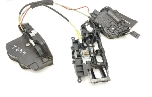 BMW 6 F06 Gran coupe Front door lock 4152310700