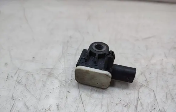 Mercedes-Benz GL X166 Airbag deployment crash/impact sensor A1668210151