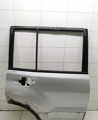 Mitsubishi Pajero Rear door
