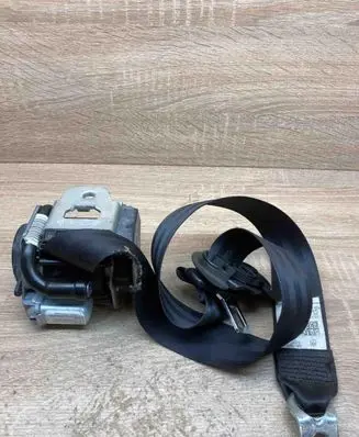 Volkswagen Golf V Front seatbelt 6087167F1C 609823100A R4107352FPC
