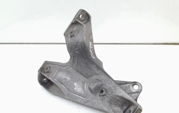 Audi A4 S4 B6 8E 8H Engine mounting bracket 8E0199308D