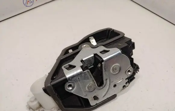 BMW X3 F25 Front door lock 7318419 51217318419 51217283627