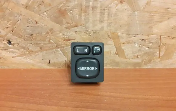 Toyota RAV 4 (XA40) Other switches/knobs/shifts 183575 769747