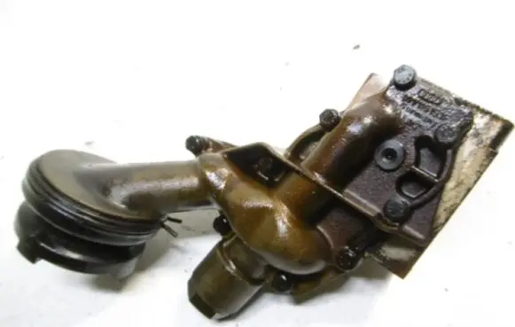 Audi A8 S8 D2 4D Oil pump 077115109F