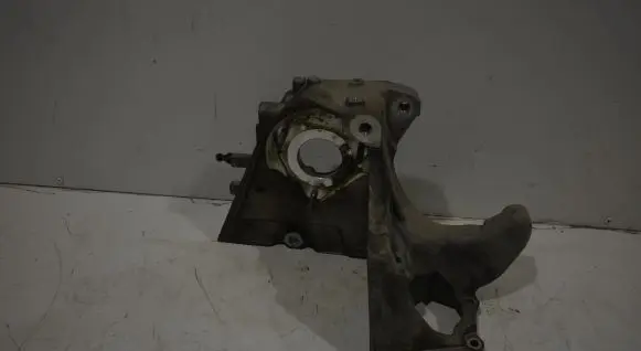 Opel Insignia A Fuel pump bracket 55574721