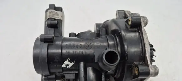 Volkswagen Golf VIII Water pump 06L121111H
