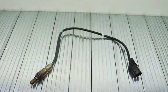 Volkswagen Tiguan Lambda probe sensor 04L906262M