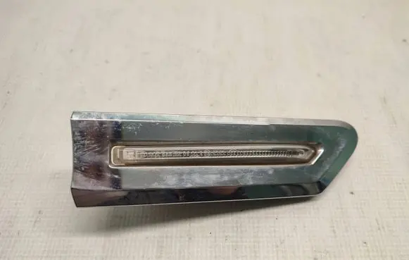 BMW 7 F01 F02 F03 F04 Front fender indicator light 63137203372