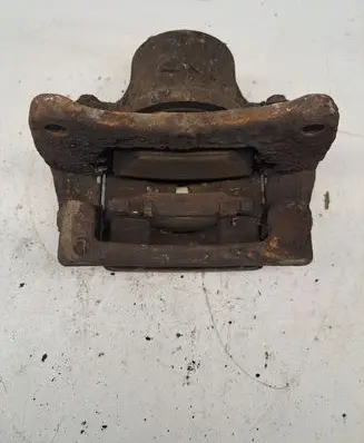 Toyota Prius (NHW20) Front brake caliper