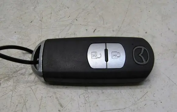 Mazda 2 Ignition key/card KRIS235789