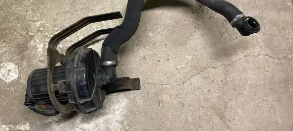 BMW 7 E65 E66 Secondary air pump 72812901 7B7508267