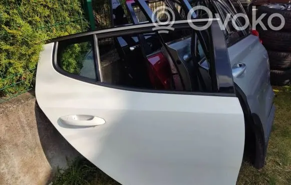 KIA Stinger Rear door