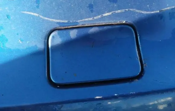 Rear bumper row hook cap/cover