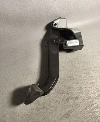 Mercedes-Benz E W212 Brake pedal A2042902001