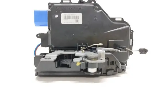Volkswagen Golf Plus Rear door lock 7L0839015D