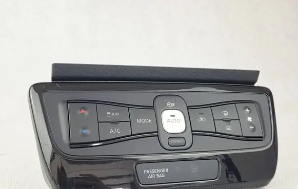 Nissan Leaf II (ZE1) Climate control unit 275005SE0B 684P35SH0B 684125SH0B