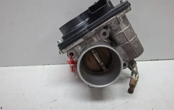 Dacia Duster Throttle body valve S27612392 SERA52601