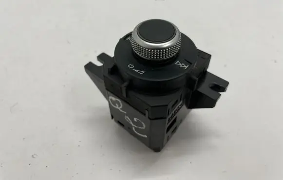 Audi Q2 - Other devices 81C919616A