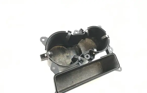 Cup holder front