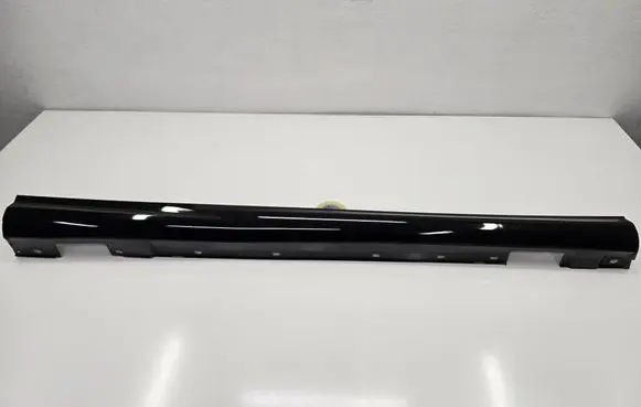 Mercedes-Benz C AMG W204 Sill A2046981454