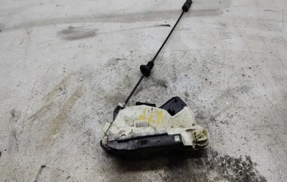 Skoda Octavia Mk3 (5E) Front door lock 5E1837015