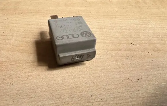 Skoda Octavia Mk2 (1Z) Other relay 1K0951253 0332011100