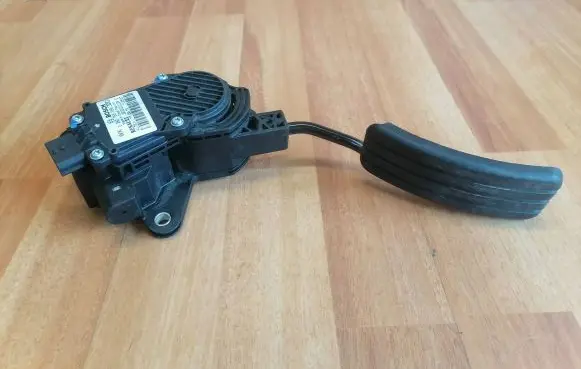 Renault Laguna III Accelerator throttle pedal 180050002R 100531 0280755088
