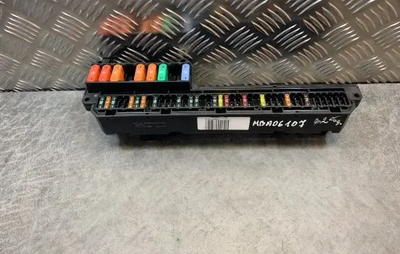 BMW 5 E60 E61 Fuse module 695733002