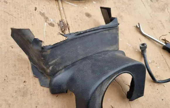Peugeot Partner Steering wheel column trim 9680902077