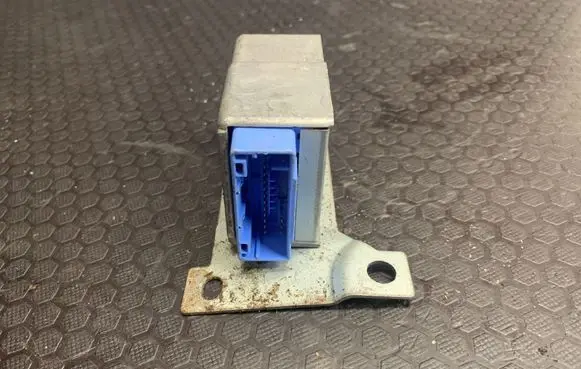 Mazda 626 Airbag deployment crash/impact sensor GE4T57KC0B 7110B 3323147