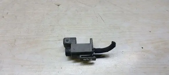 BMW 3 E90 E91 Vacuum valve 70078400 7537612