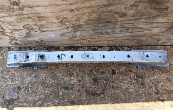 Opel Vivaro Front bumper cross member 138617
